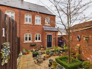 Rear elevation- click for photo gallery